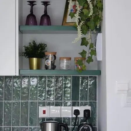 شقة Margarita Gardens Two 1bed Flats 500m From Sea *