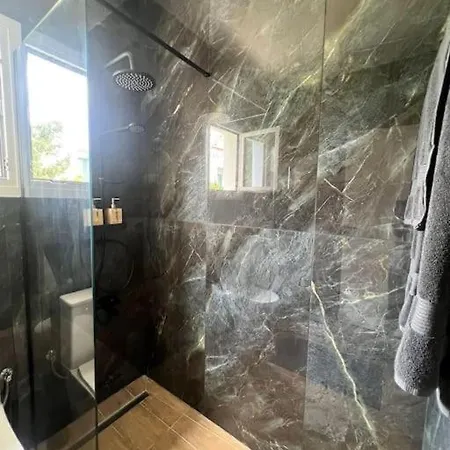 Margarita Gardens Two 1bed Flats 500m From Sea *