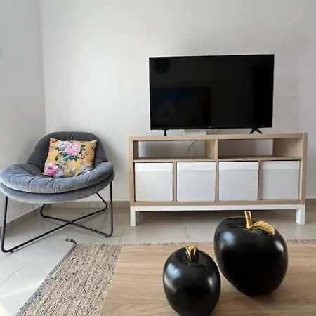 Margarita Gardens Two 1bed Flats 500m From Sea * Пафос