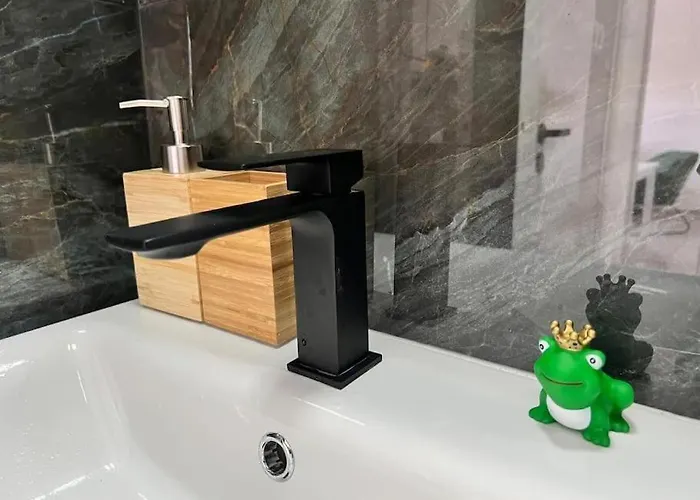 Margarita Gardens Two 1bed Flats 500m From Sea