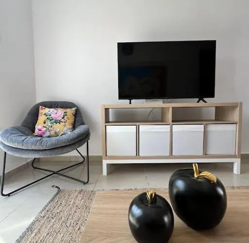 Margarita Gardens Two 1bed Flats 500m From Sea * Paphos