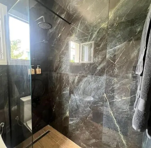 Margarita Gardens Two 1bed Flats 500m From Sea *