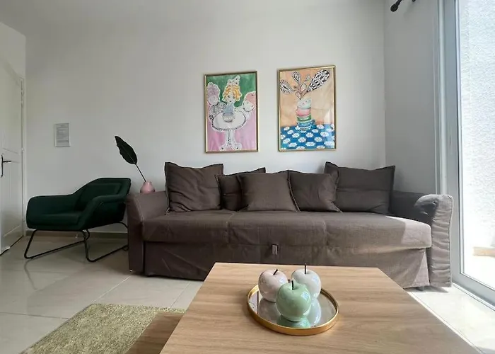 Margarita Gardens Two 1bed Flats 500m From Sea